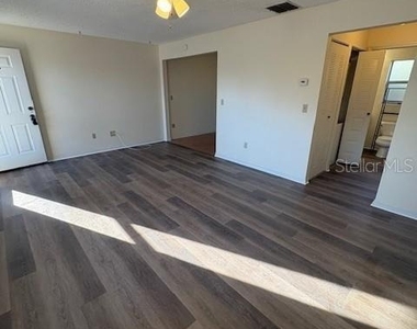5607 67th Avenue N - Photo Thumbnail 9