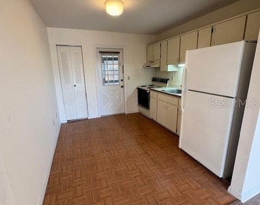 5607 67th Avenue N - Photo Thumbnail 6