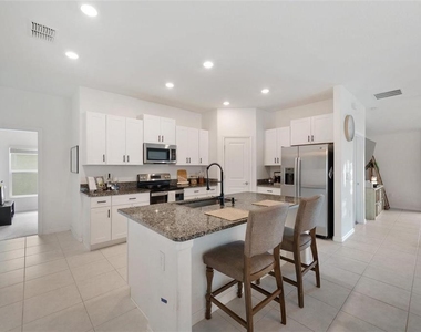 5517 Blue Azure Drive - Photo Thumbnail 6