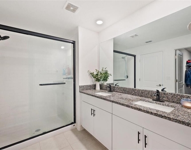 5517 Blue Azure Drive - Photo Thumbnail 9