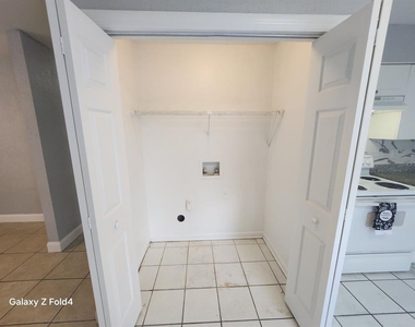 5720 N Lincoln Avenue - Photo Thumbnail 5