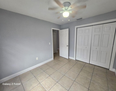 5718 N Lincoln Avenue - Photo Thumbnail 8