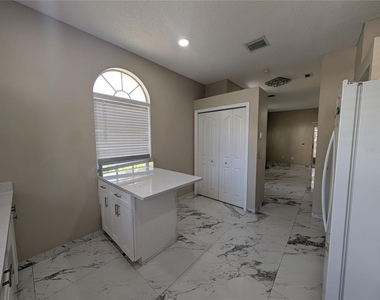 4321 Deermont Circle - Photo Thumbnail 10