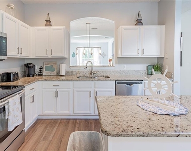 112 Madiera Beach Boulevard - Photo Thumbnail 17