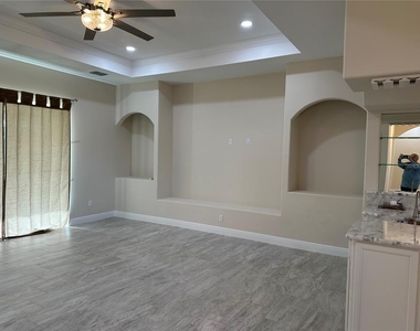 5780 N Lena Drive - Photo Thumbnail 12