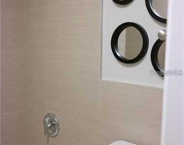 224 Afton Square - Photo Thumbnail 10