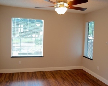 224 Afton Square - Photo Thumbnail 7
