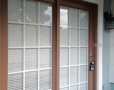 224 Afton Square - Photo Thumbnail 12