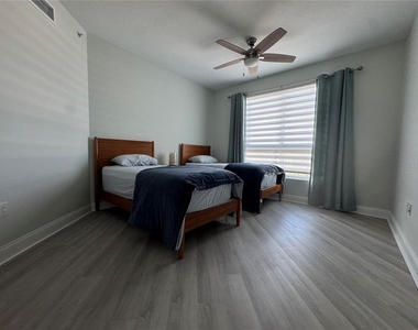 241 Riverside Drive - Photo Thumbnail 18