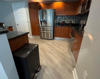 241 Riverside Drive - Photo Thumbnail 9