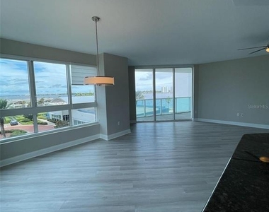 241 Riverside Drive - Photo Thumbnail 14