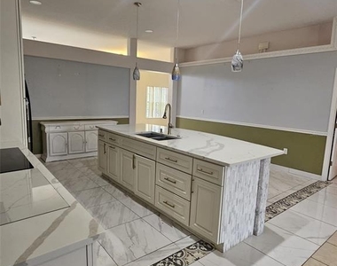 807 Massy Court - Photo Thumbnail 3