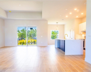14073 Naylor Avenue - Photo Thumbnail 16