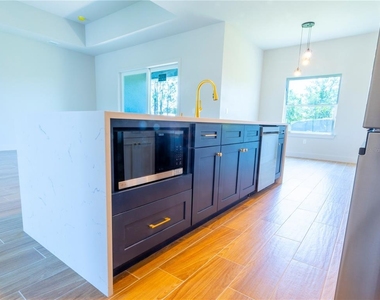 14073 Naylor Avenue - Photo Thumbnail 22