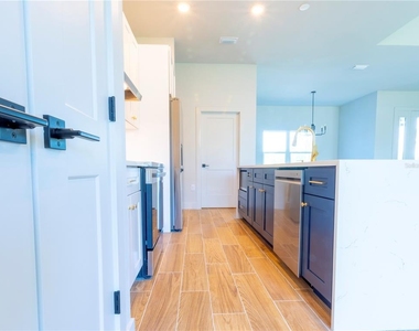14073 Naylor Avenue - Photo Thumbnail 20