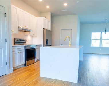 14073 Naylor Avenue - Photo Thumbnail 10