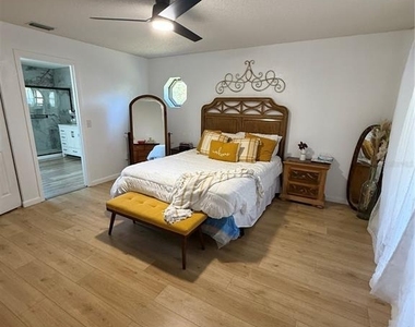 32 Westlawn Place - Photo Thumbnail 7