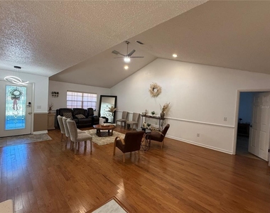 32 Westlawn Place - Photo Thumbnail 1