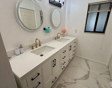 32 Westlawn Place - Photo Thumbnail 12