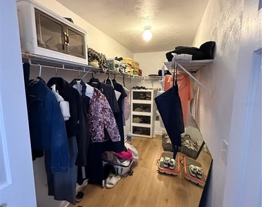 32 Westlawn Place - Photo Thumbnail 10
