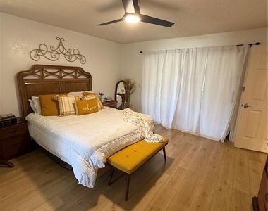 32 Westlawn Place - Photo Thumbnail 8