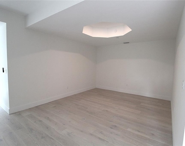 280 Hidden Bay Drive - Photo Thumbnail 5
