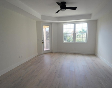 280 Hidden Bay Drive - Photo Thumbnail 7