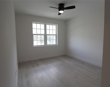 280 Hidden Bay Drive - Photo Thumbnail 13