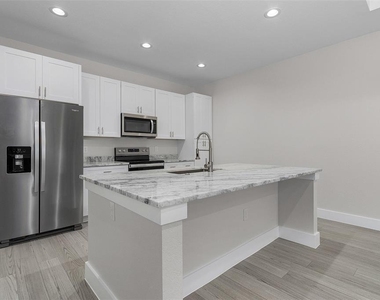 26221 Sandhill Boulevard - Photo Thumbnail 4