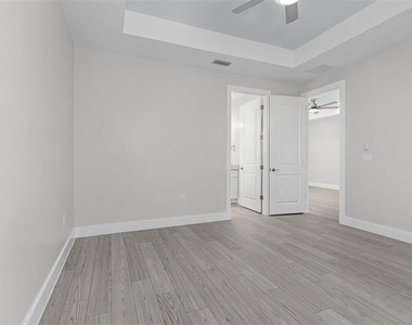 26221 Sandhill Boulevard - Photo Thumbnail 14