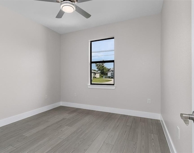 26221 Sandhill Boulevard - Photo Thumbnail 11