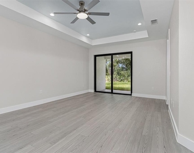 26221 Sandhill Boulevard - Photo Thumbnail 6
