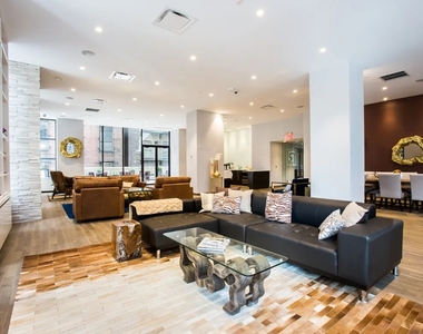 West 49th Street & 8th Avenue - Photo Thumbnail 7
