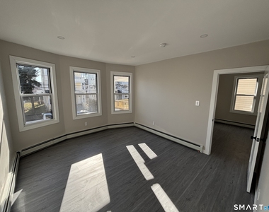 86-86 Waldorf Avenue - Photo Thumbnail 6