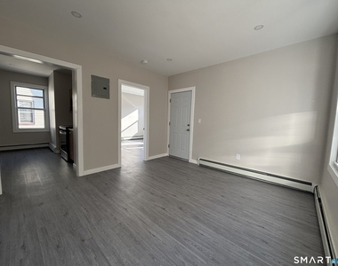 86-86 Waldorf Avenue - Photo Thumbnail 2