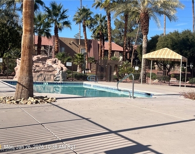 5242 River Glen Drive - Photo Thumbnail 10
