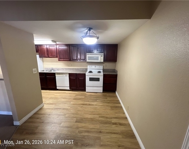 5242 River Glen Drive - Photo Thumbnail 2