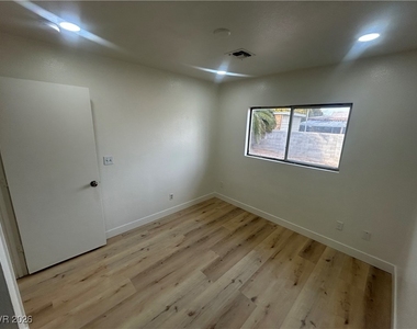 5900 Fawn Avenue - Photo Thumbnail 12