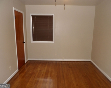 5261 Heather Lane - Photo Thumbnail 7