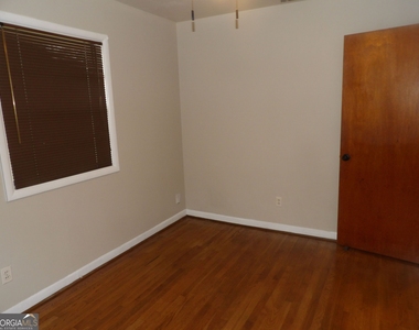 5261 Heather Lane - Photo Thumbnail 8