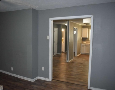 382 Cowan Street - Photo Thumbnail 4