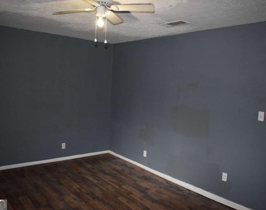 382 Cowan Street - Photo Thumbnail 11