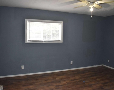 382 Cowan Street - Photo Thumbnail 10