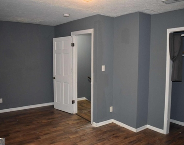 382 Cowan Street - Photo Thumbnail 7