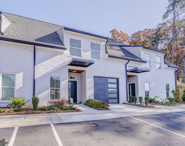 109 Chateau Drive - Photo Thumbnail 4