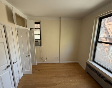 East 82nd Street - Photo Thumbnail 1