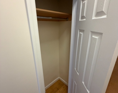 East 82nd Street - Photo Thumbnail 7