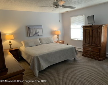 107 Carlton Place - Photo Thumbnail 11