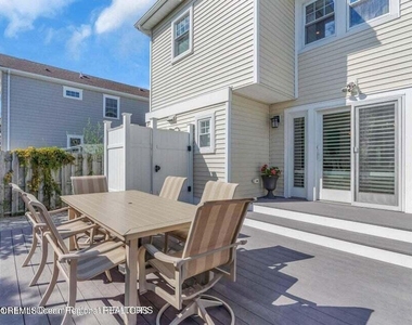 321 14th Avenue - Photo Thumbnail 22