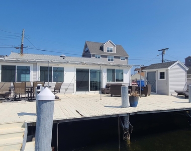 259 Joseph Street - Photo Thumbnail 8